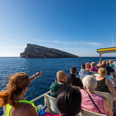 Boat trip towards Benidorm Island