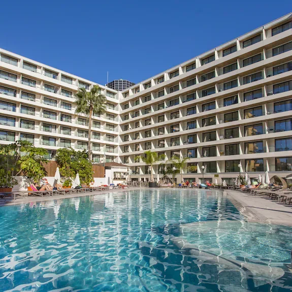 Hotel Presidente pool