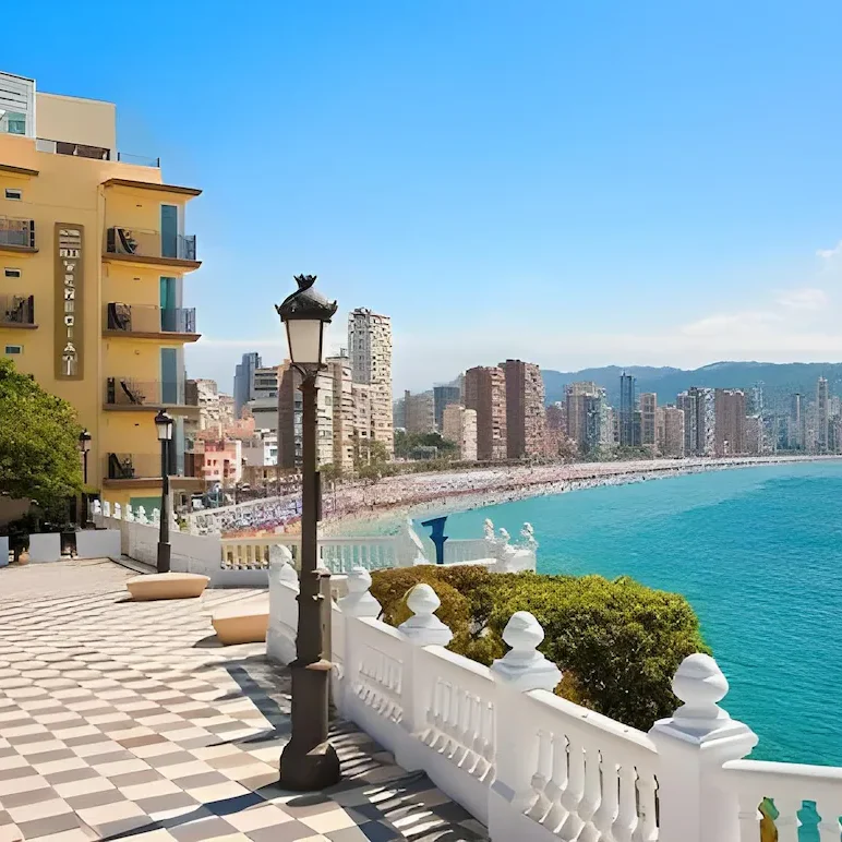 Villa Venecia beside the Balcón del Mediterráneo